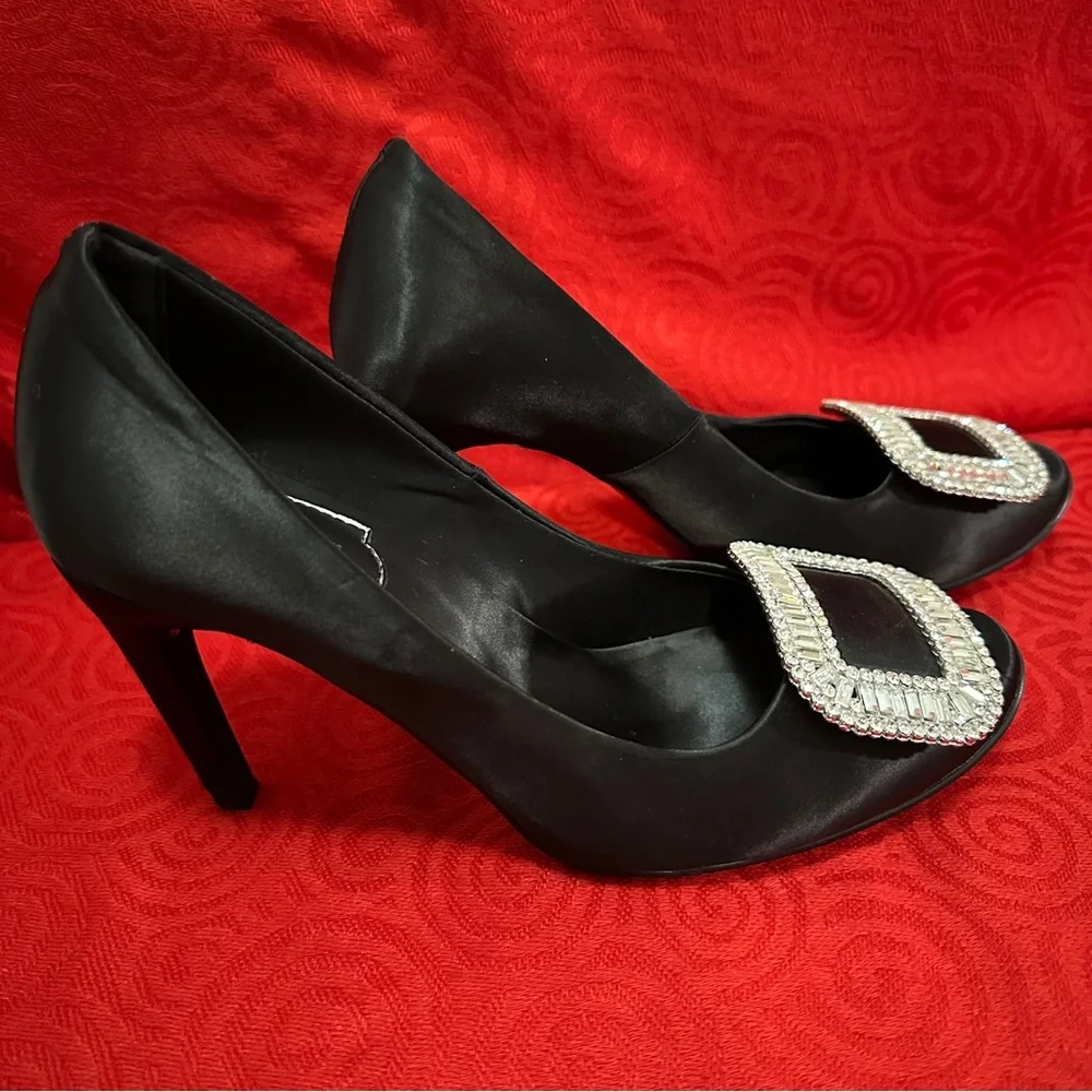 Roger Vivier Black Satin Heels with Silver Embellishment - Picture 2 of 11